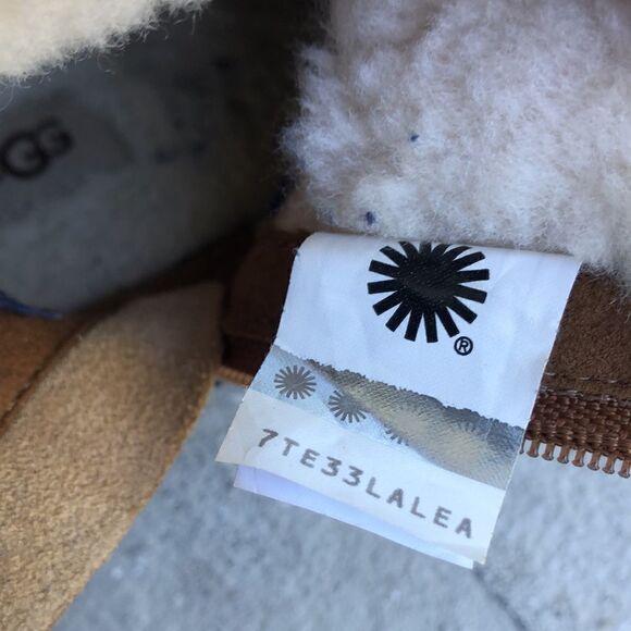 Uggs   - Picture 6 of 8